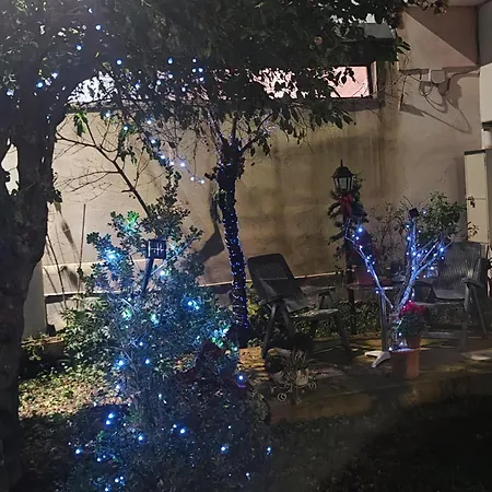 Domus Parva, Con Giardino Будинок відпочинку Помпеї