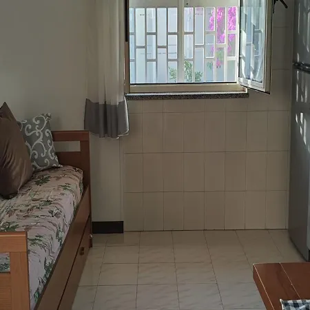 Domus Parva, Con Giardino