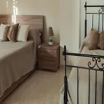 Domus Parva, Con Giardino *