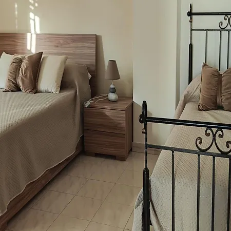 Domus Parva, Con Giardino *